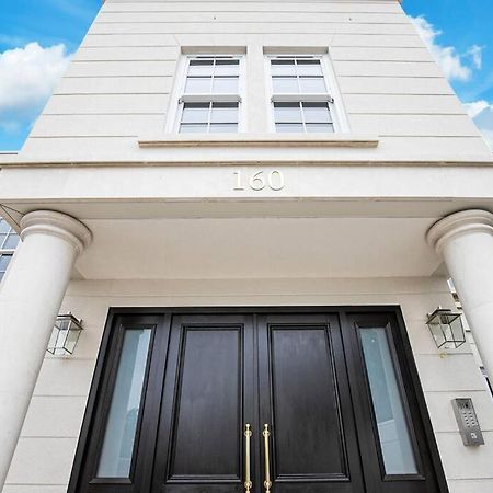 2Br Urban Vista Retreat Chcl F7 Apartment Chigwell ภายนอก รูปภาพ