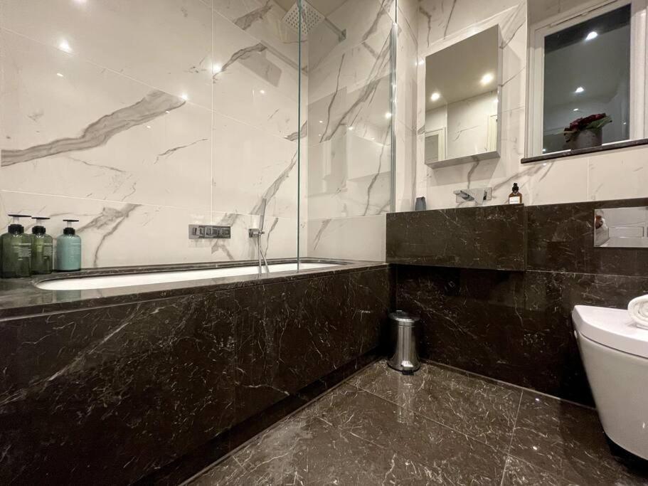 2Br Urban Vista Retreat Chcl F7 Apartment Chigwell ภายนอก รูปภาพ