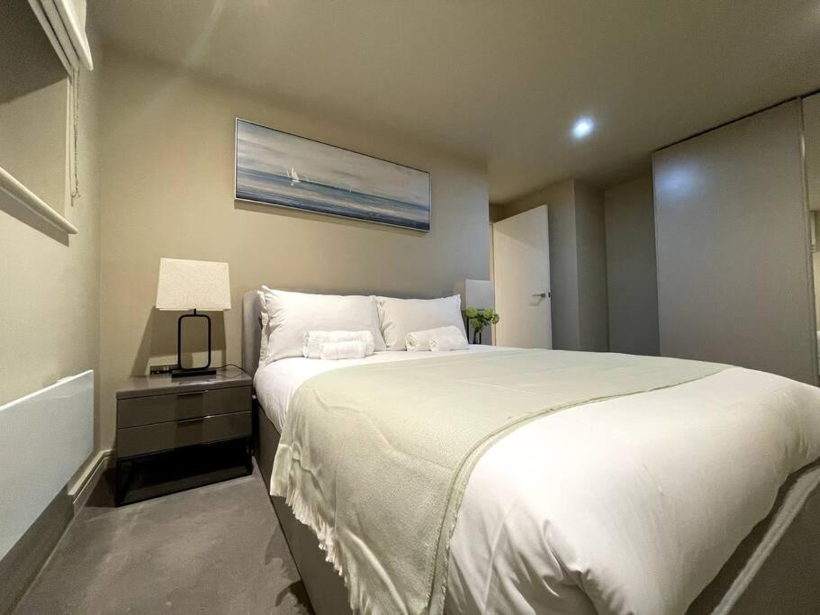 2Br Urban Vista Retreat Chcl F7 Apartment Chigwell ภายนอก รูปภาพ