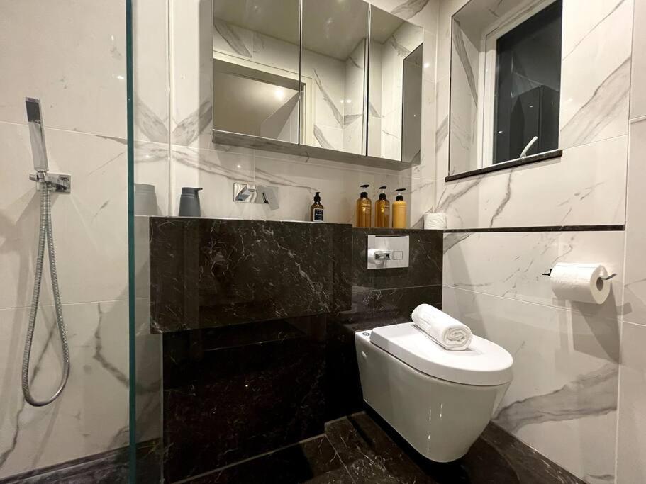 2Br Urban Vista Retreat Chcl F7 Apartment Chigwell ภายนอก รูปภาพ