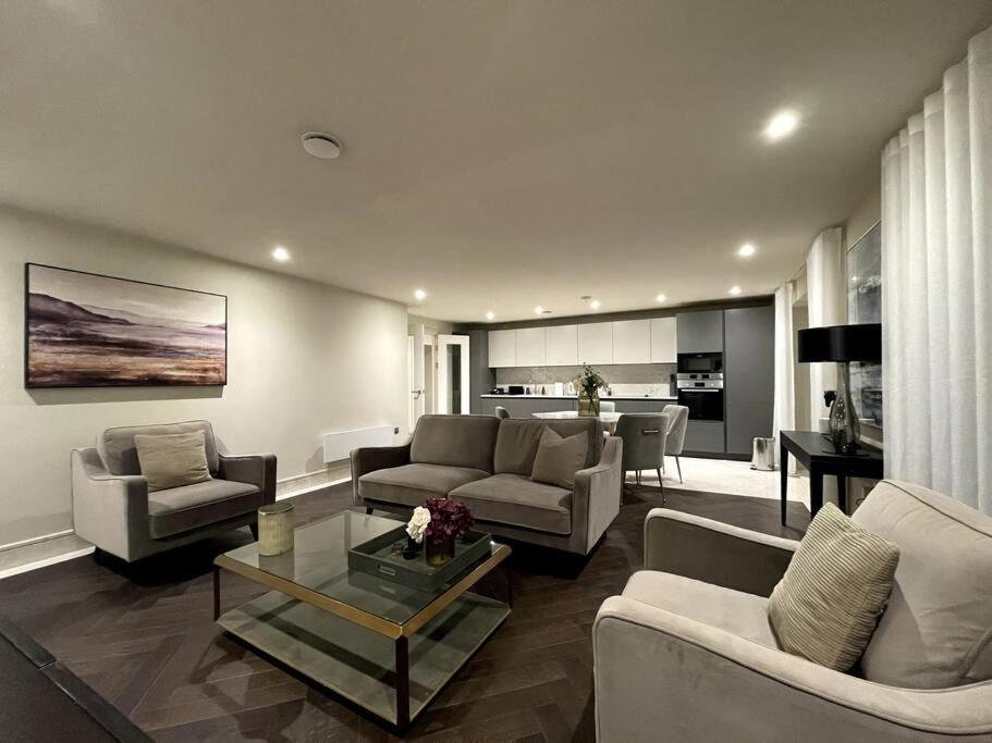 2Br Urban Vista Retreat Chcl F7 Apartment Chigwell ภายนอก รูปภาพ