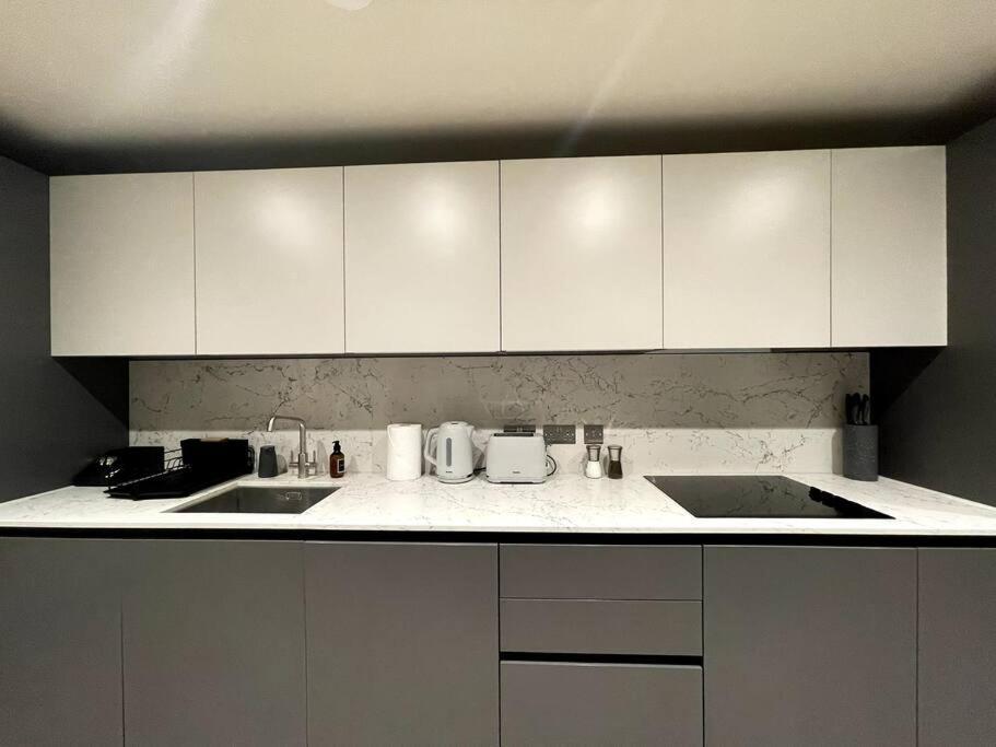 2Br Urban Vista Retreat Chcl F7 Apartment Chigwell ภายนอก รูปภาพ