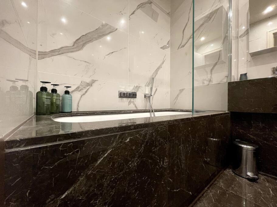 2Br Urban Vista Retreat Chcl F7 Apartment Chigwell ภายนอก รูปภาพ