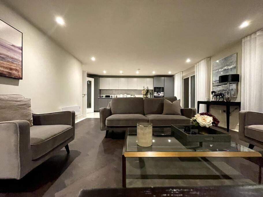 2Br Urban Vista Retreat Chcl F7 Apartment Chigwell ภายนอก รูปภาพ