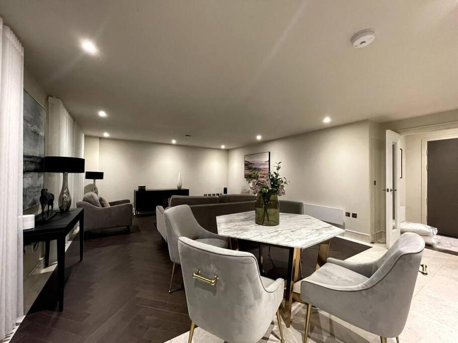 2Br Urban Vista Retreat Chcl F7 Apartment Chigwell ภายนอก รูปภาพ